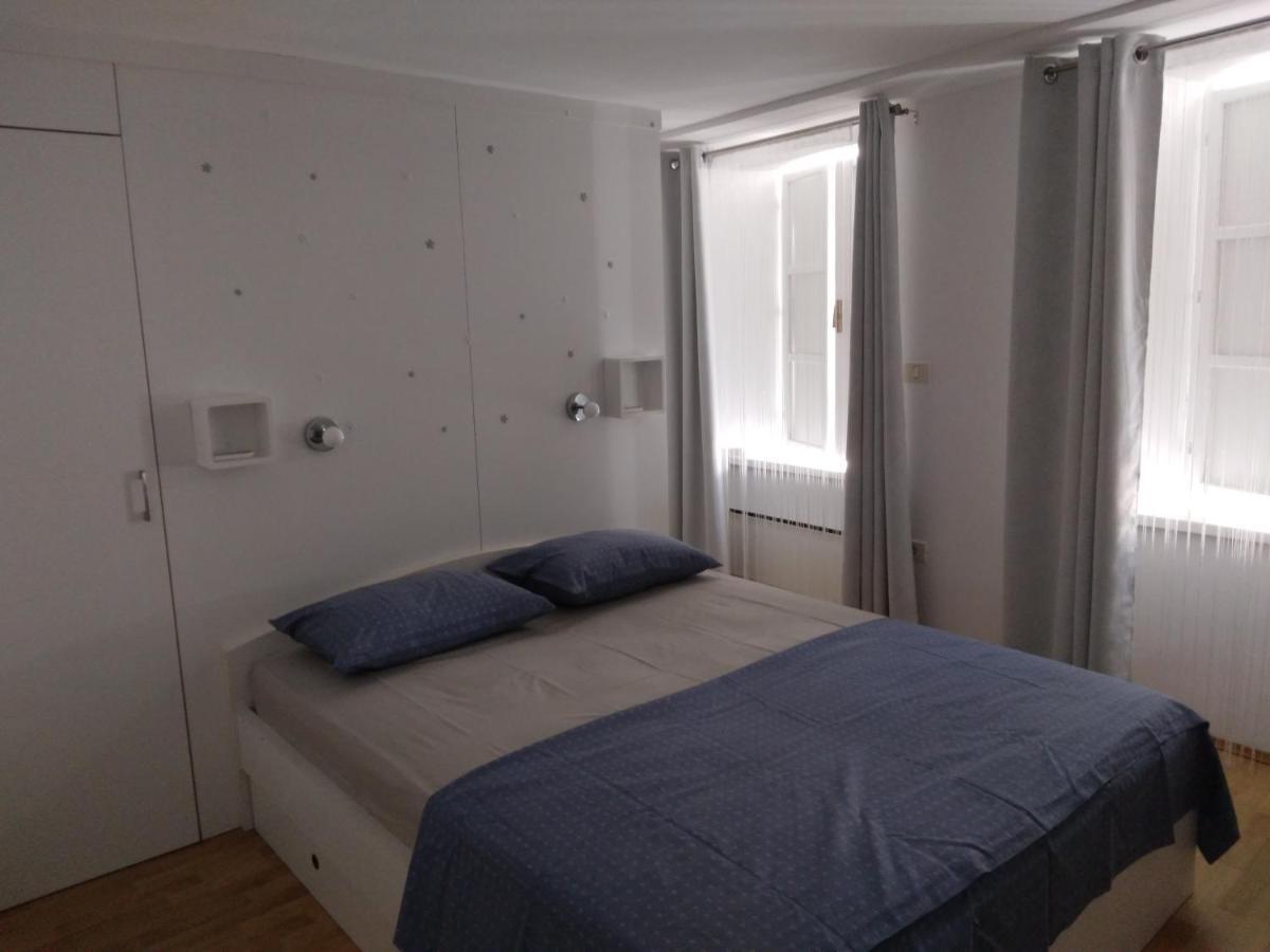 Ellipse Apartment 피란 외부 사진